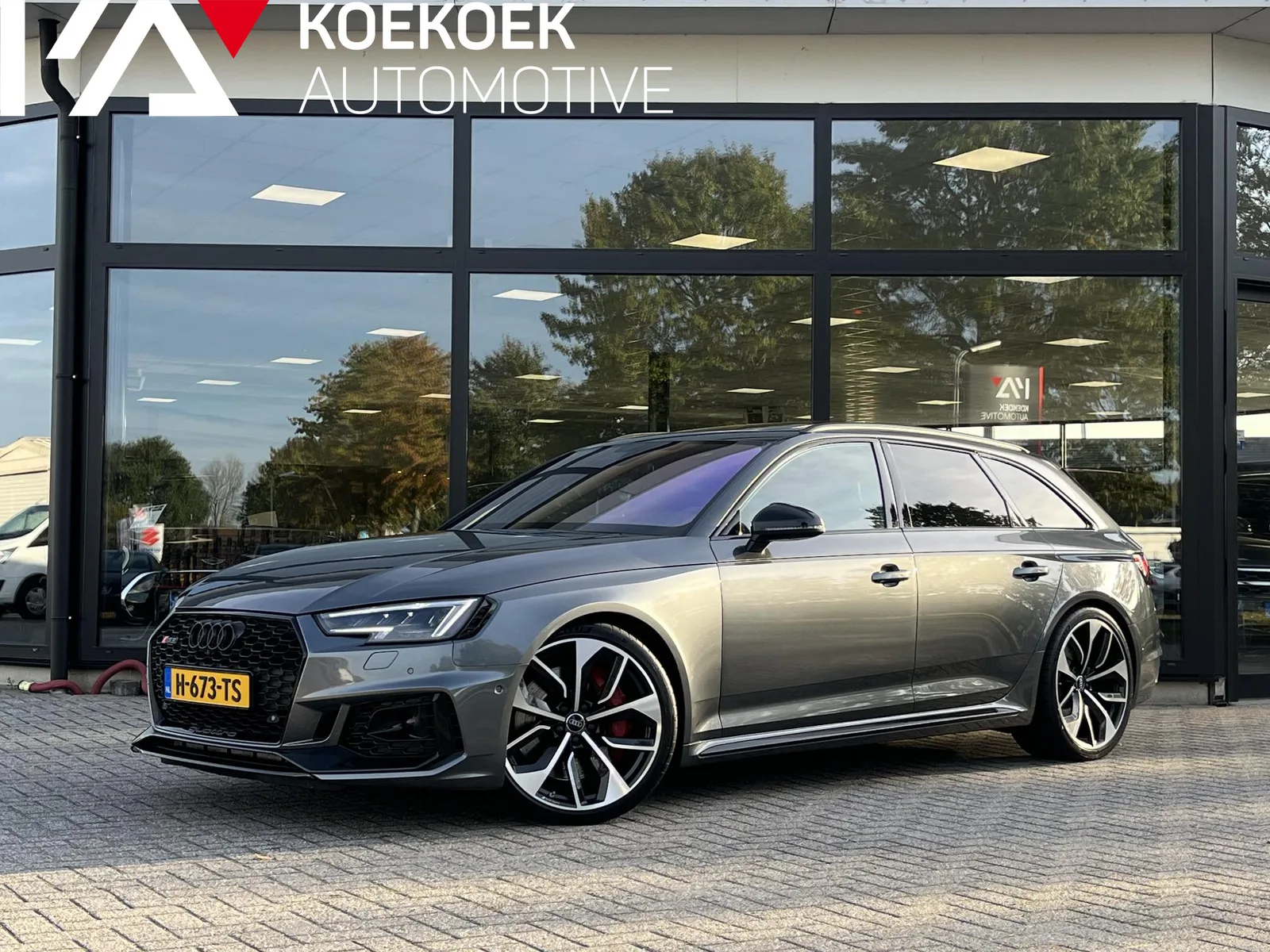 Audi A4 (2019) — foto 1