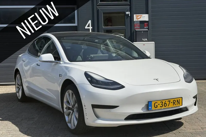 Tesla Model 3 (2019)