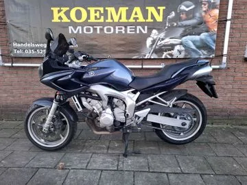 Yamaha FZ 6S Fazer (2004) — foto 1