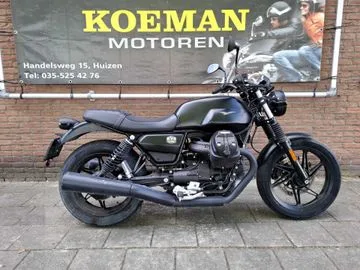 Moto Guzzi V7 Stone (2023) — foto 1