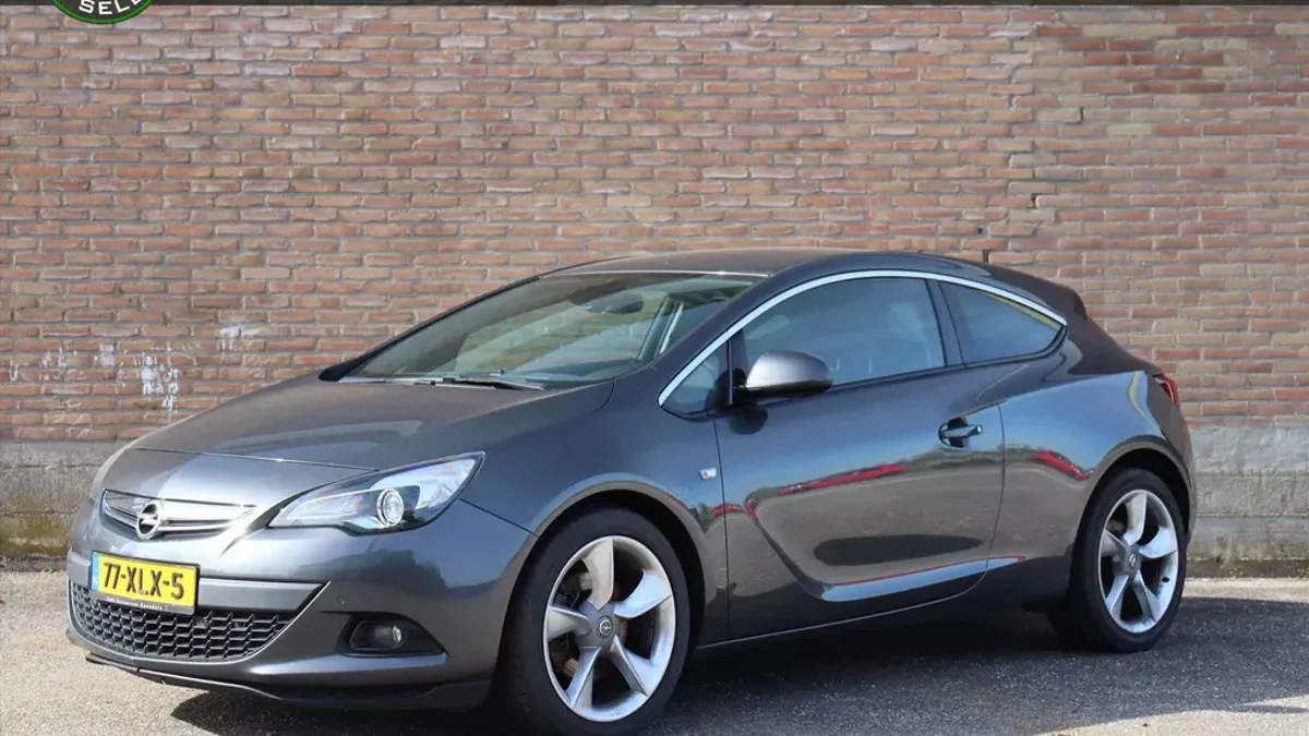 Opel Astra (2012) — foto 1