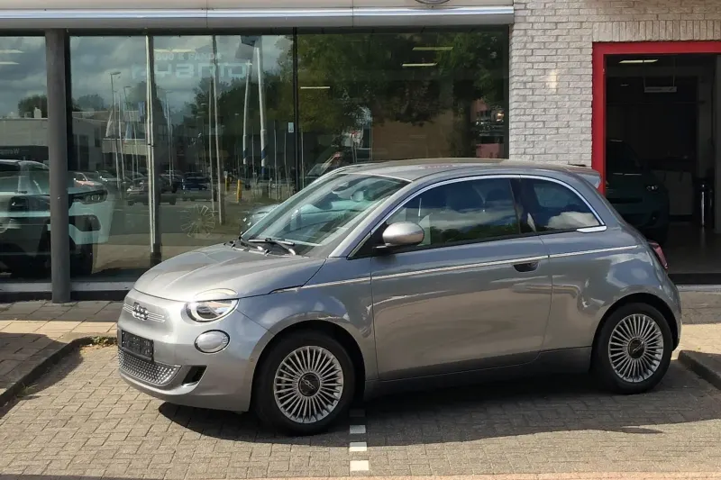 Fiat 500 (2023)