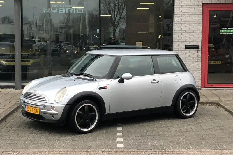 MINI One (2005)