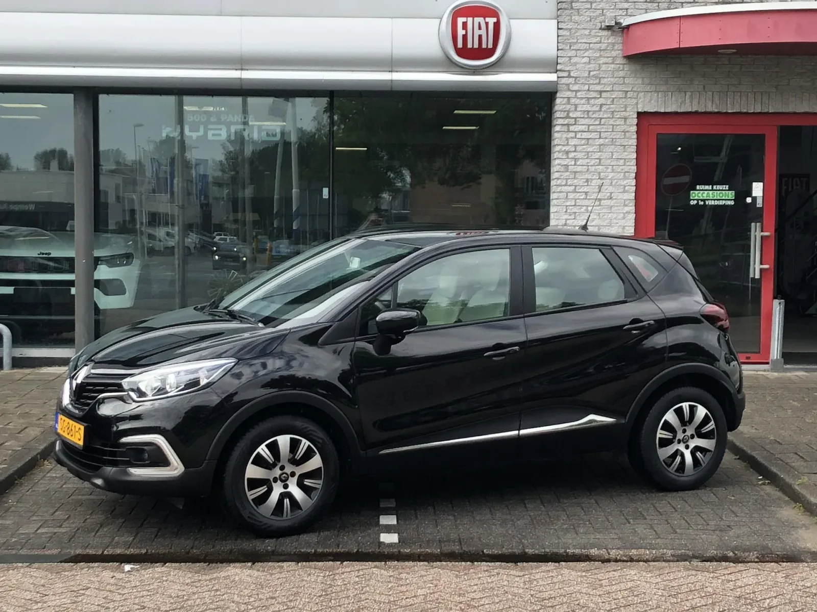 Renault Captur (2018) — foto 1