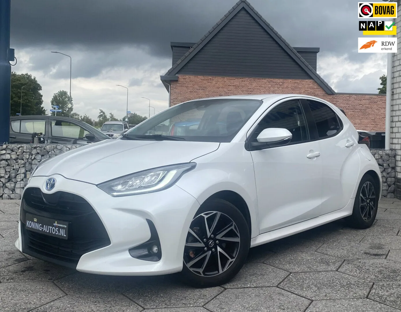 Toyota Yaris (2021) — foto 1