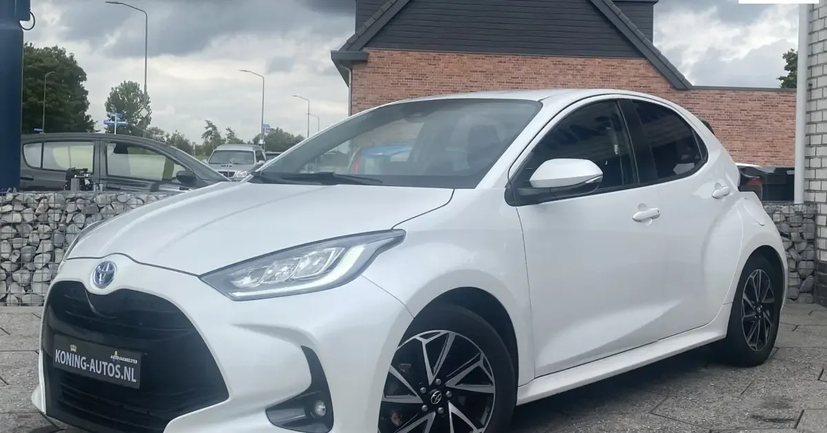 Toyota Yaris (2021) — foto 1
