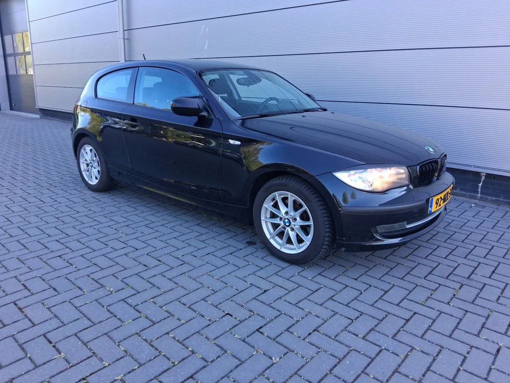 BMW 1-Serie (2011) — foto 1