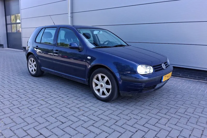 Volkswagen Golf (2002)