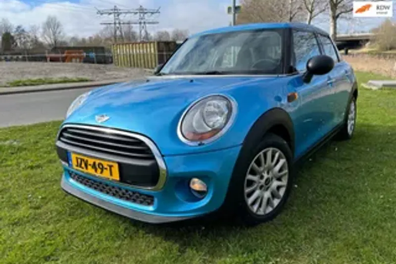 MINI One (2015)