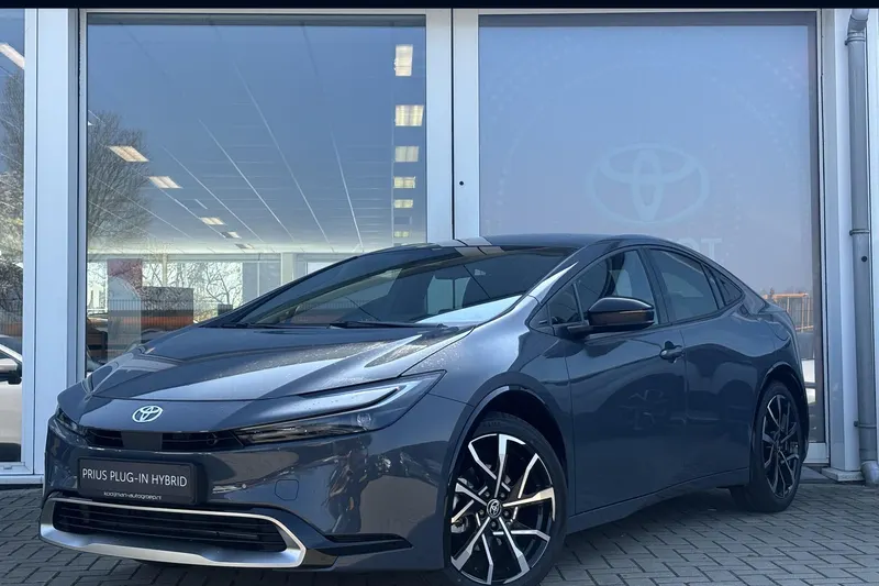 Toyota Prius (2024)