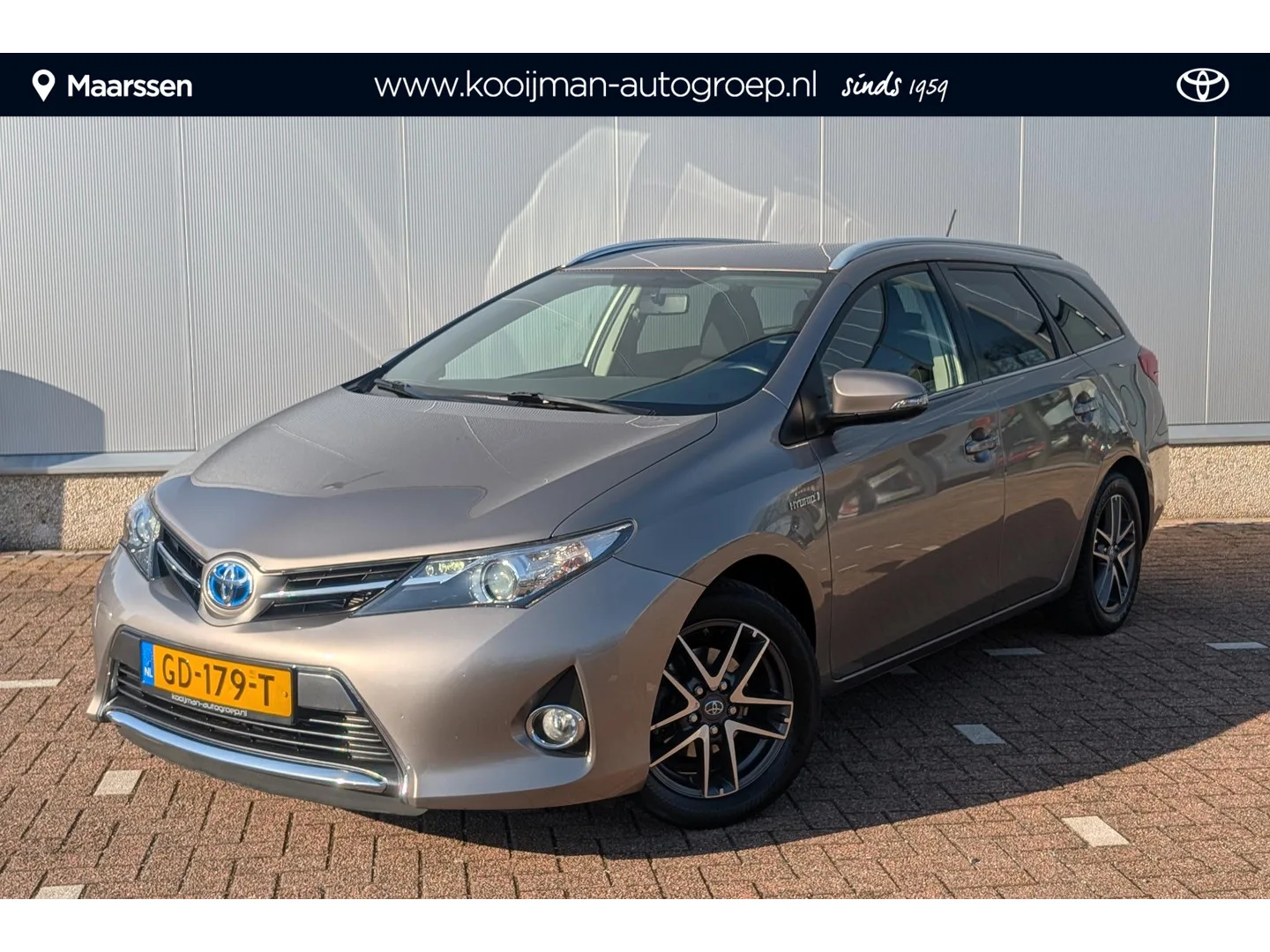 Toyota Auris (2015) — foto 1