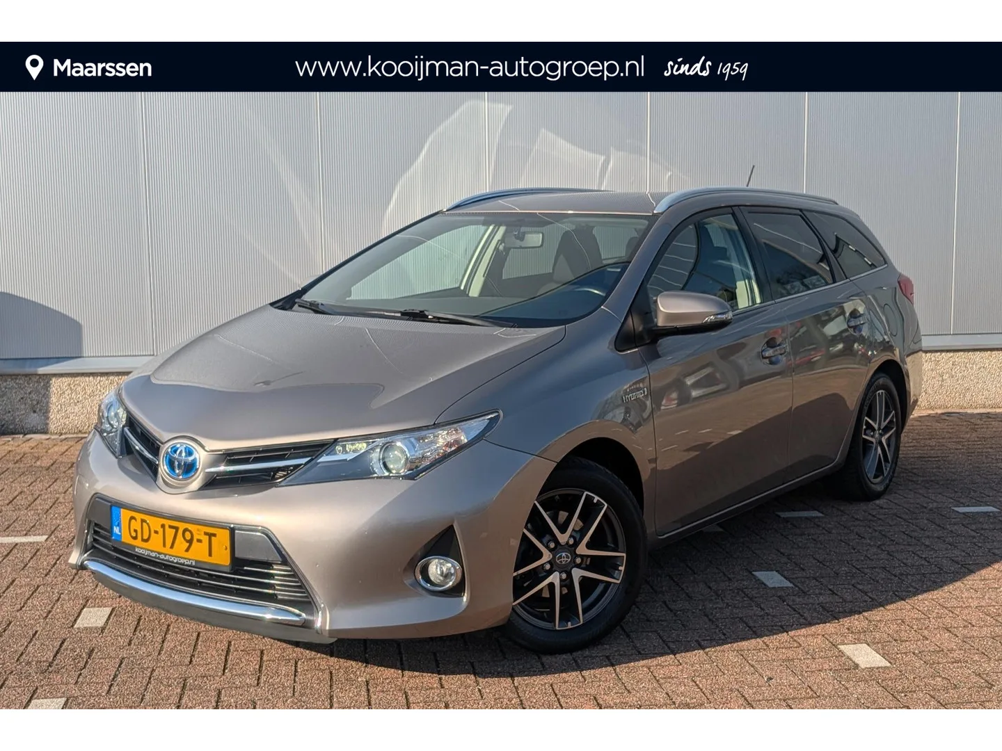 Toyota Auris (2015) — foto 1
