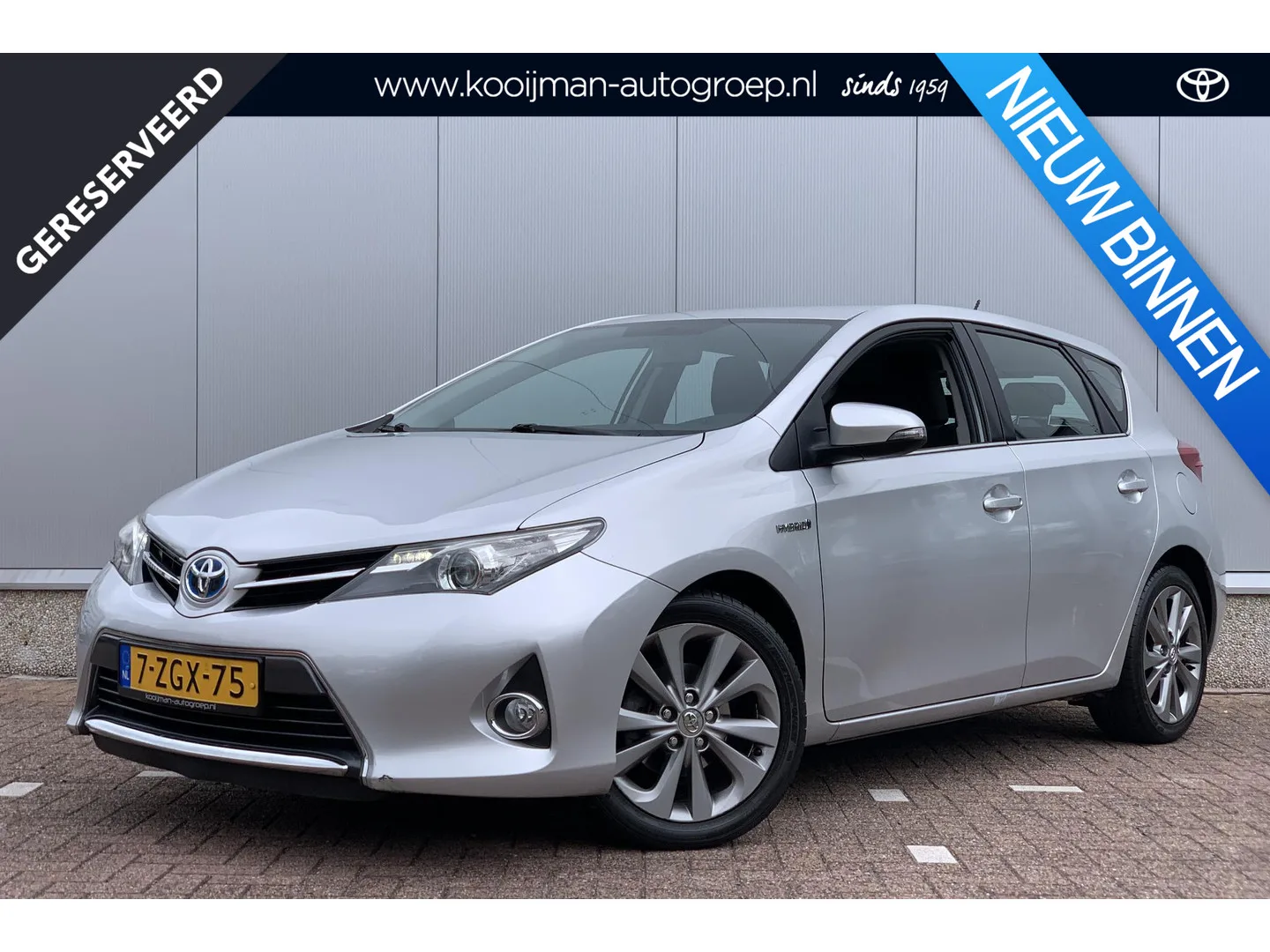 Toyota Auris (2014) — foto 1