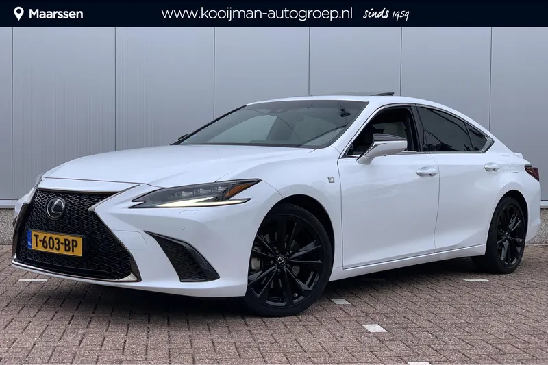 Lexus ES (2023)