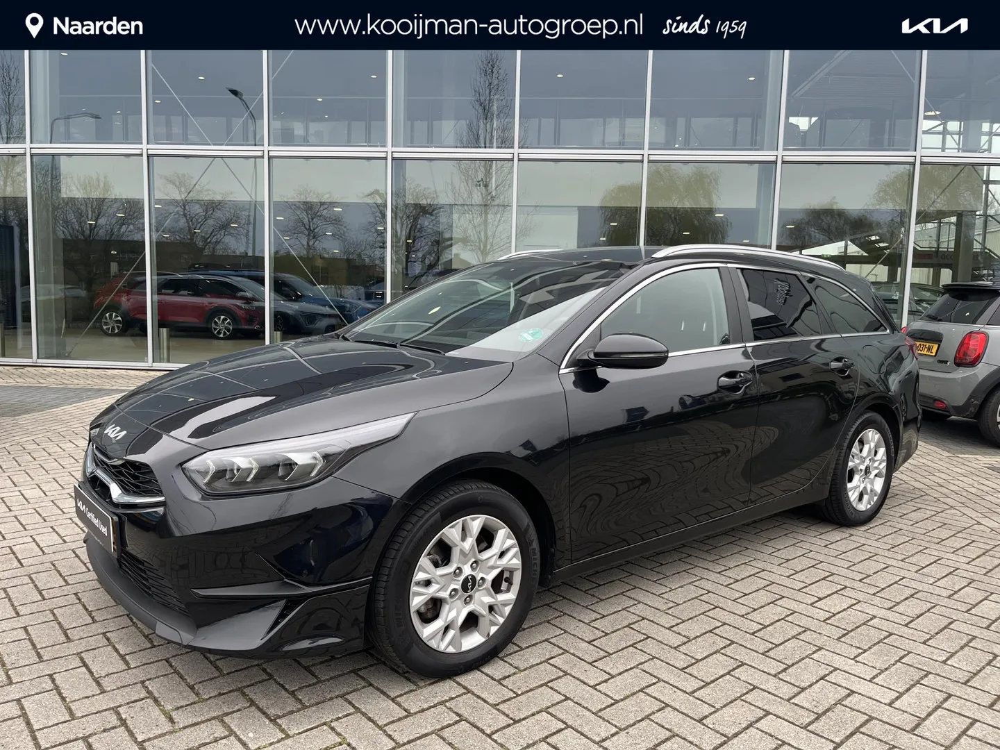 Kia Ceed Sportswagon (2023) — foto 1