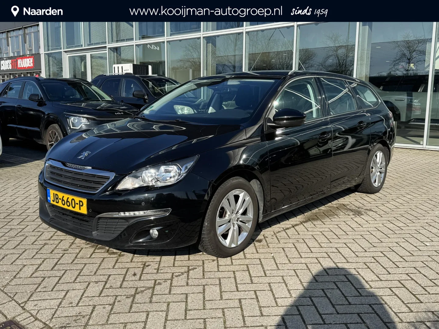 Peugeot 308 (2015) — foto 1