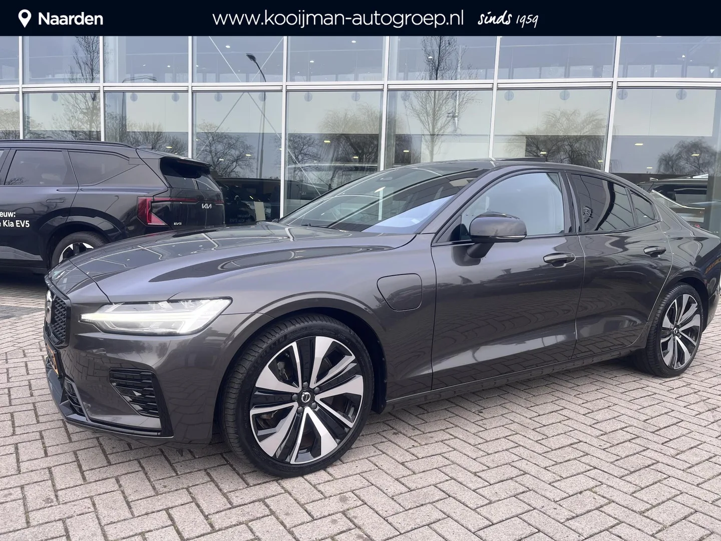 Volvo S60 (2023) — foto 1