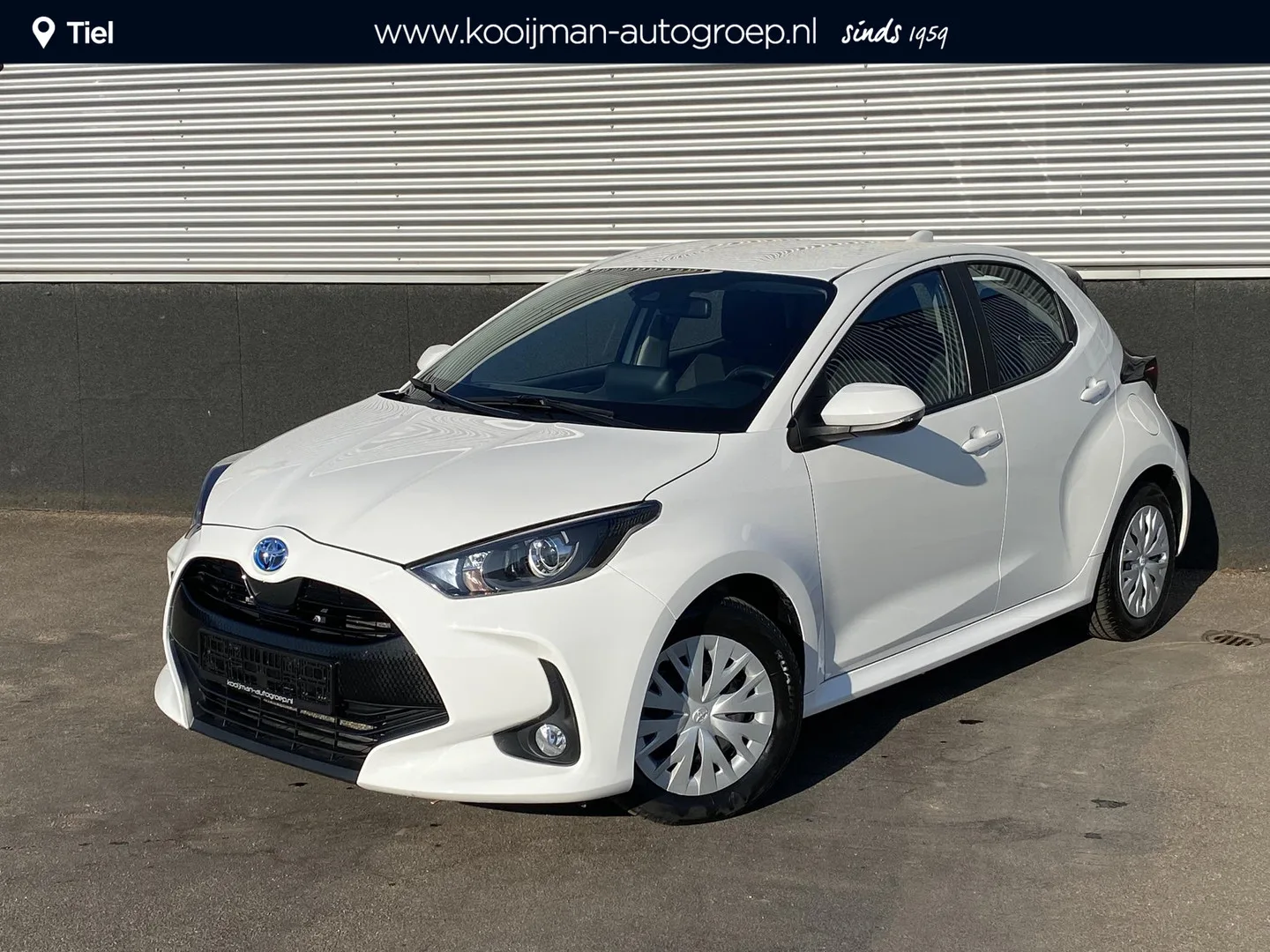 Toyota Yaris (2023) — foto 1