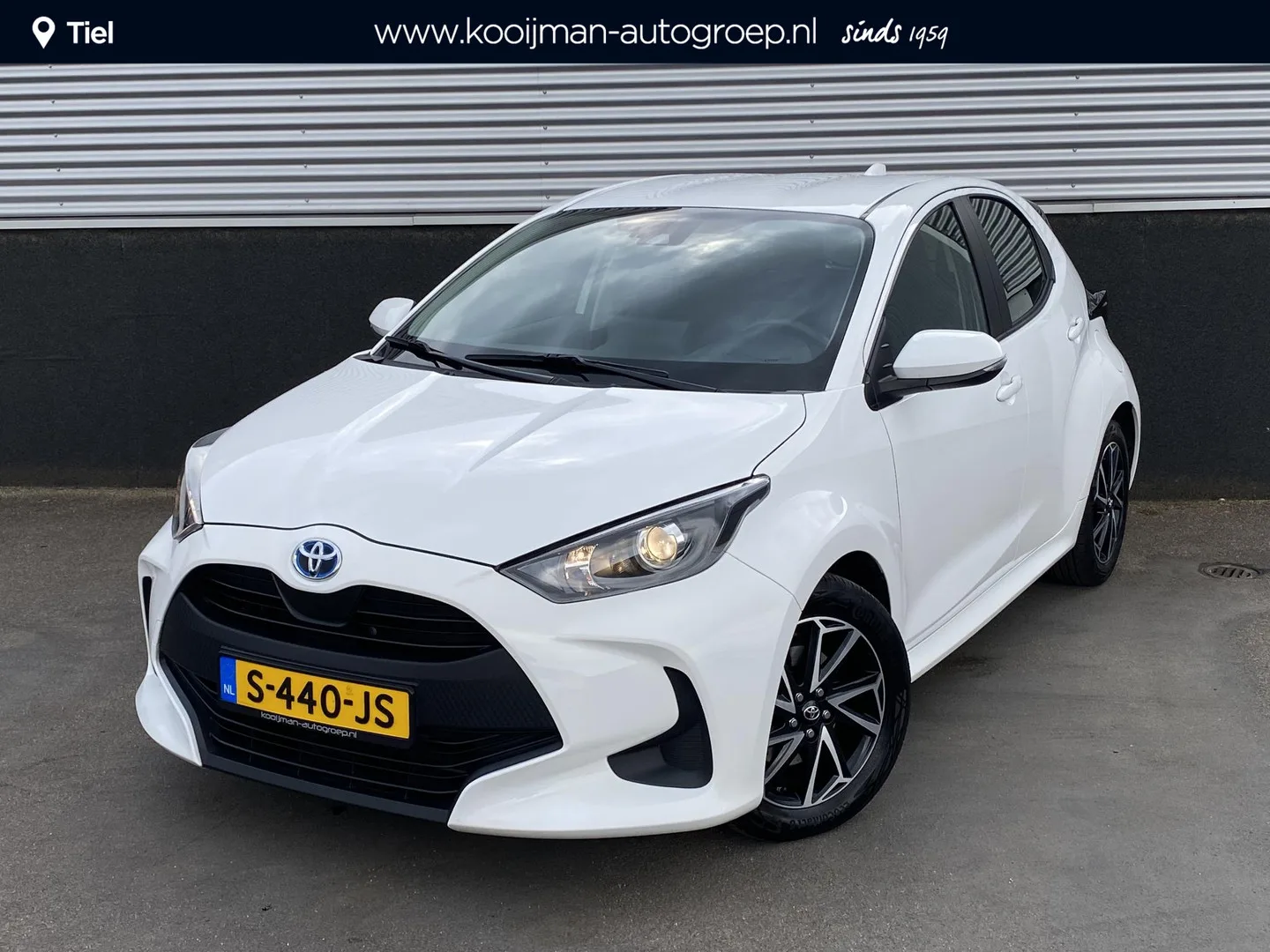 Toyota Yaris (2023) — foto 1