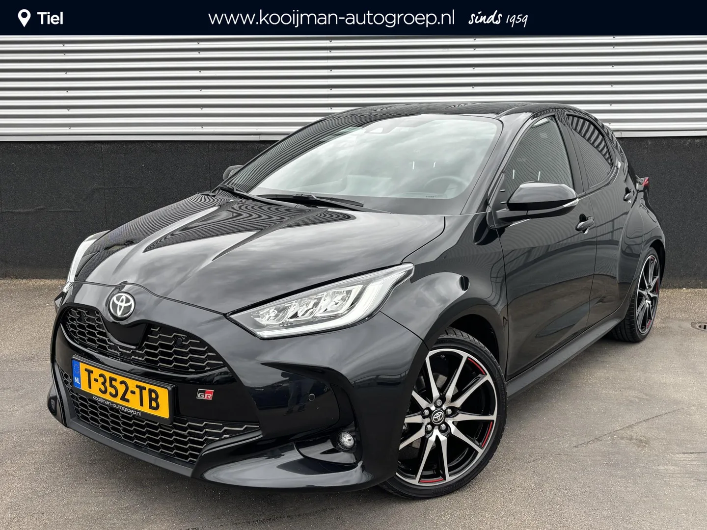 Toyota Yaris (2023) — foto 1