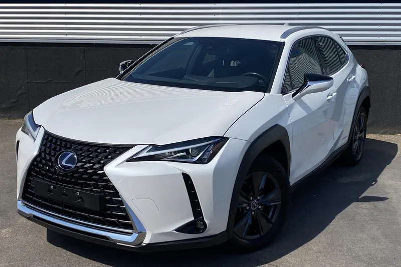 Lexus UX (2022)