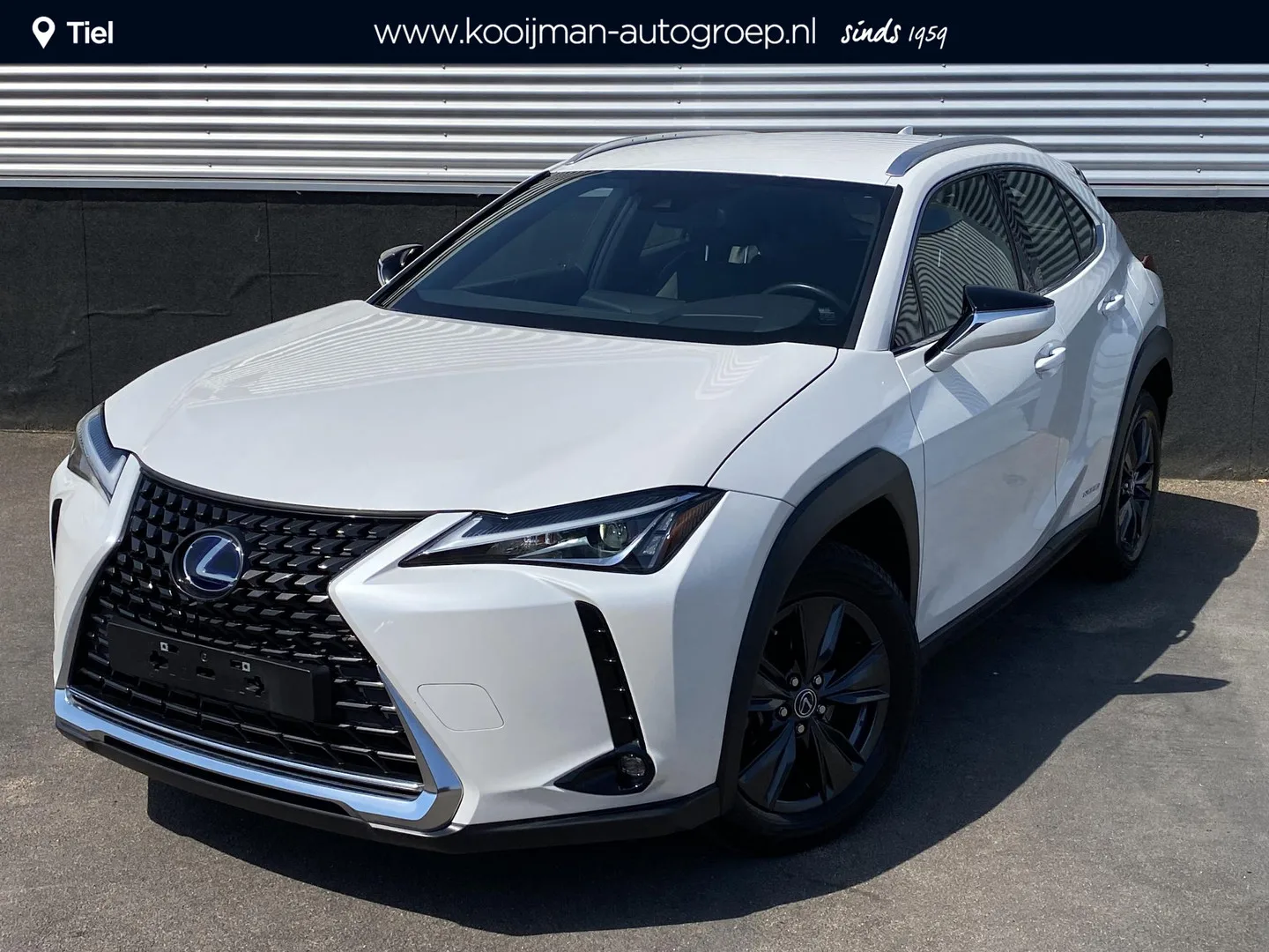 Lexus UX (2022) — foto 1
