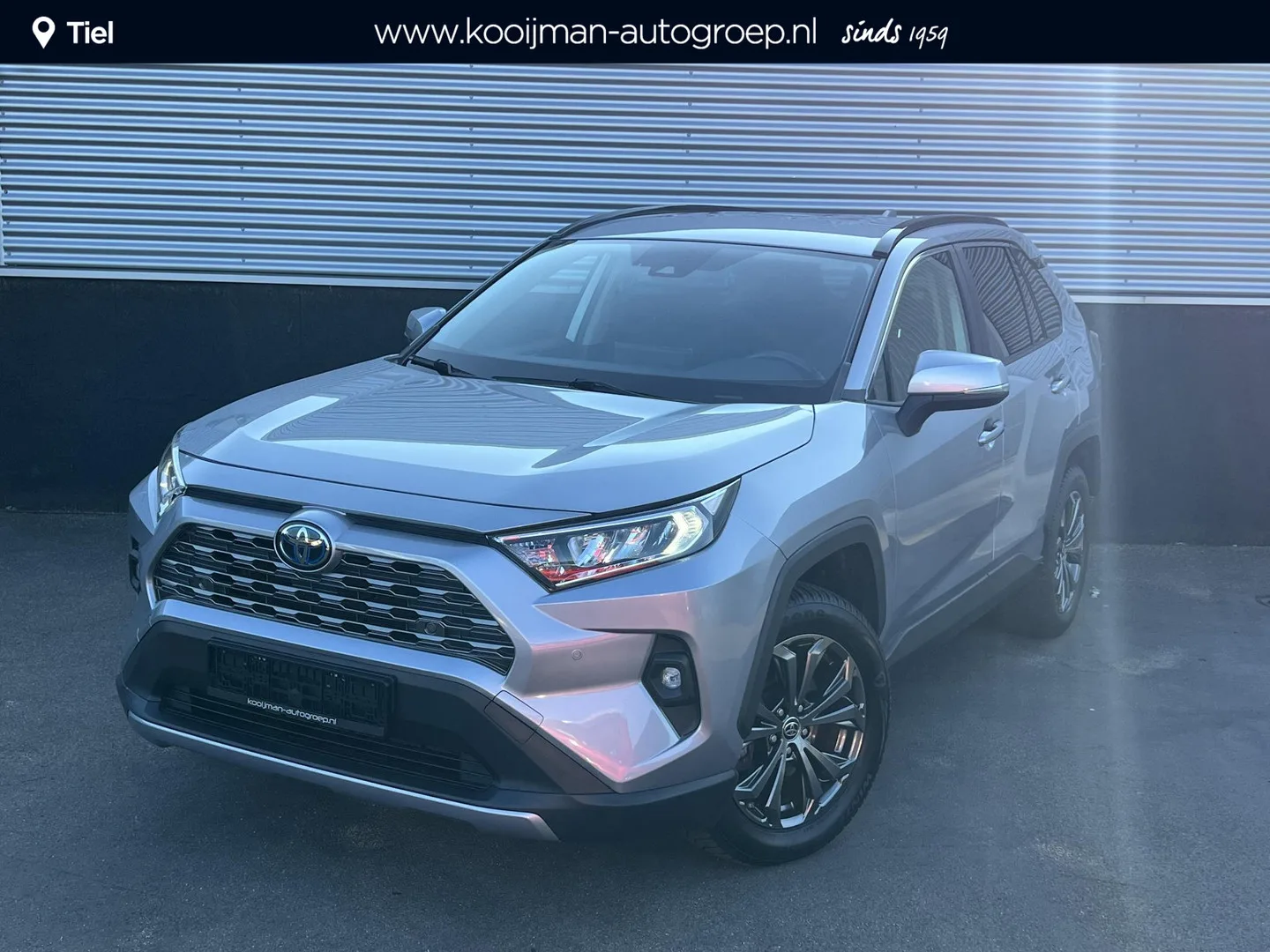 Toyota RAV4 (2022) — foto 1