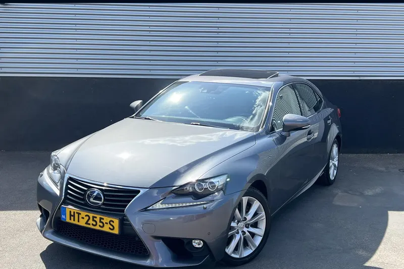 Lexus IS (2015)