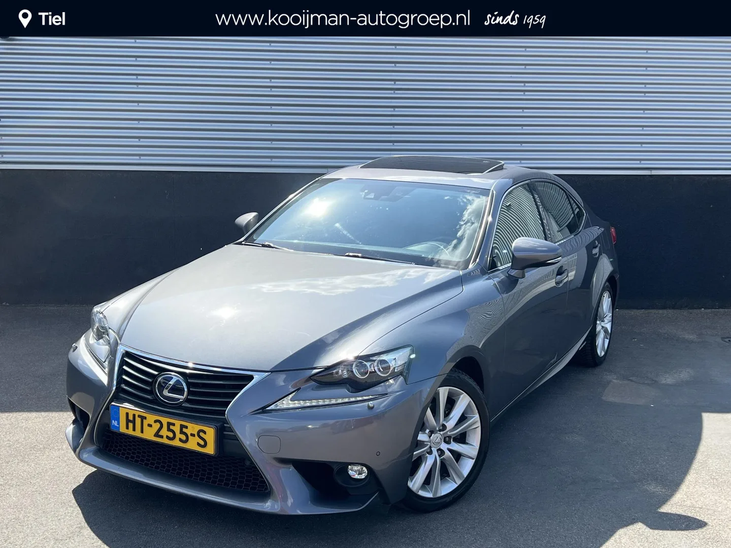 Lexus IS (2015) — foto 1