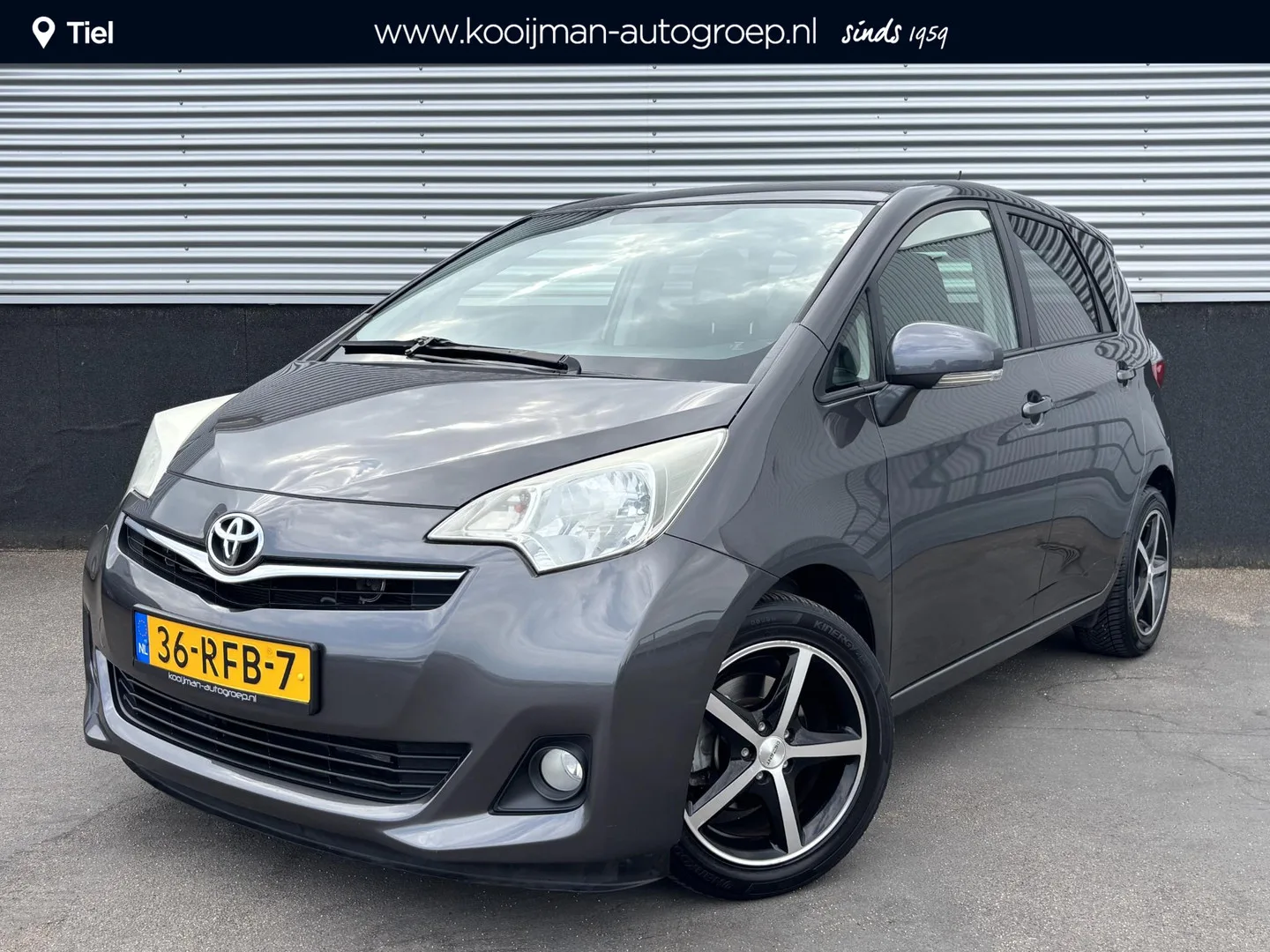 Toyota Verso-S (2011) — foto 1