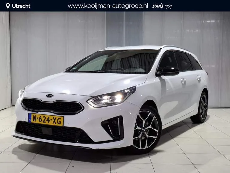 Kia Ceed Sportswagon (2022) — foto 1