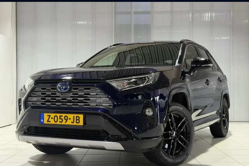 Toyota RAV4 (2021)