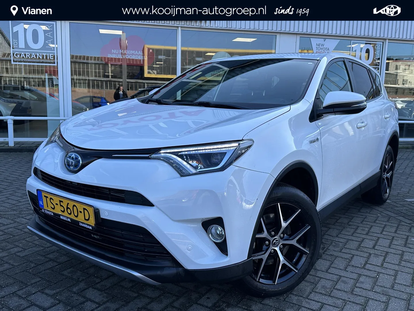Toyota RAV4 (2018) — foto 1
