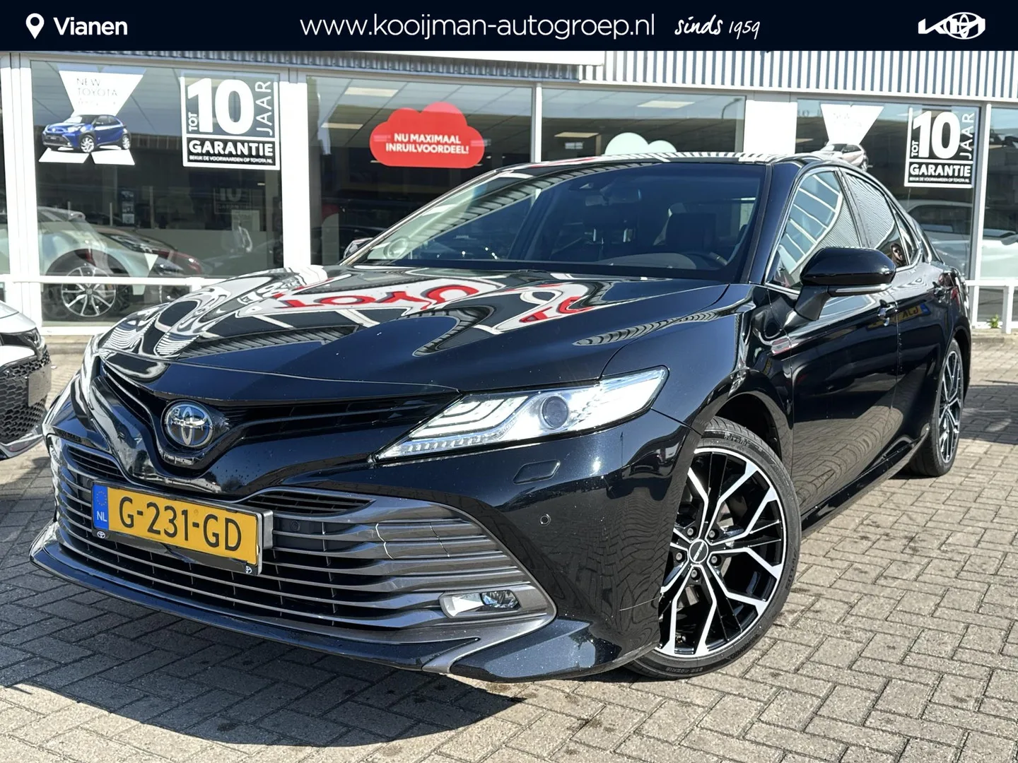 Toyota Camry (2019) — foto 1