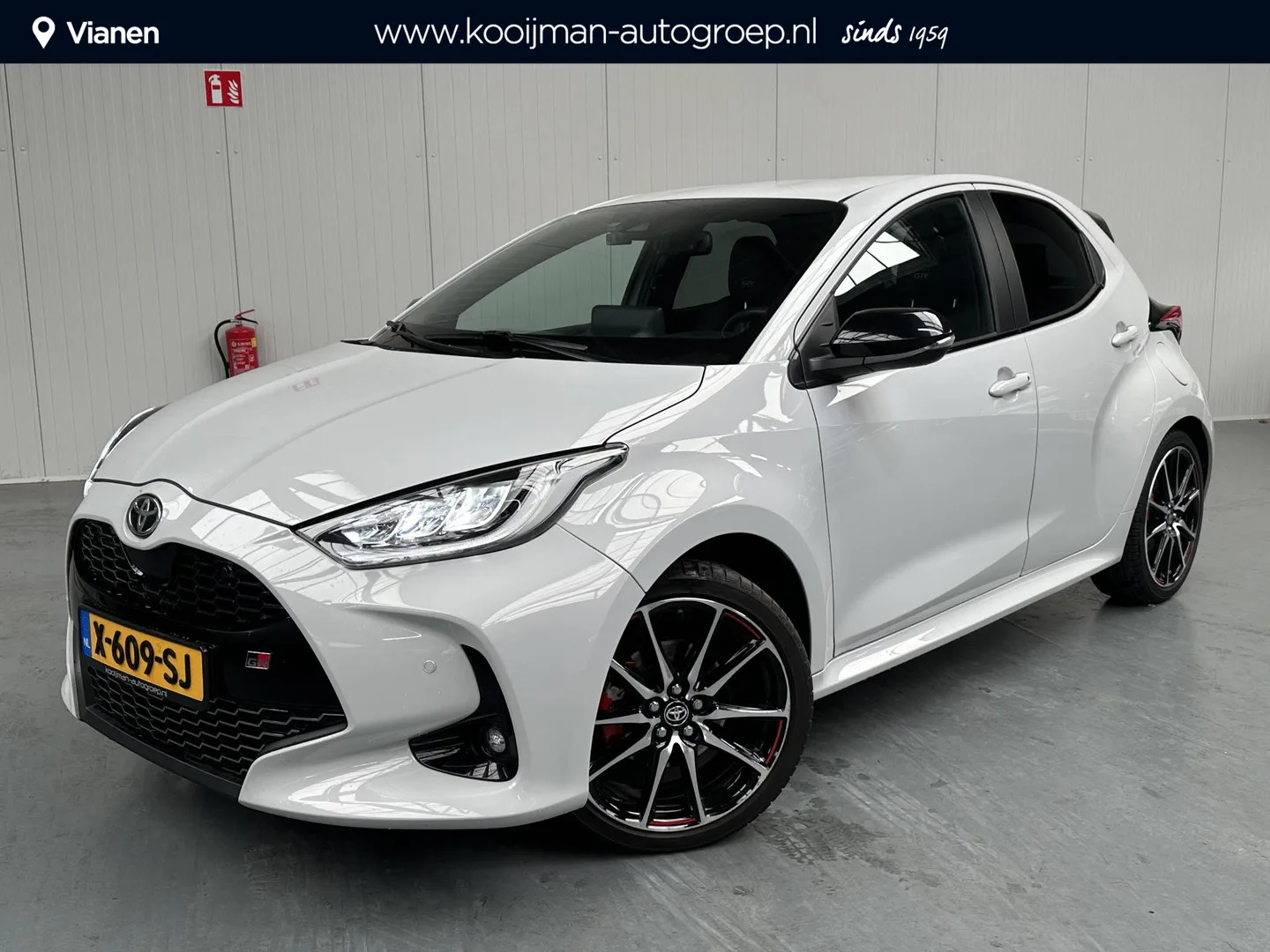 Toyota Yaris (2024) — foto 1