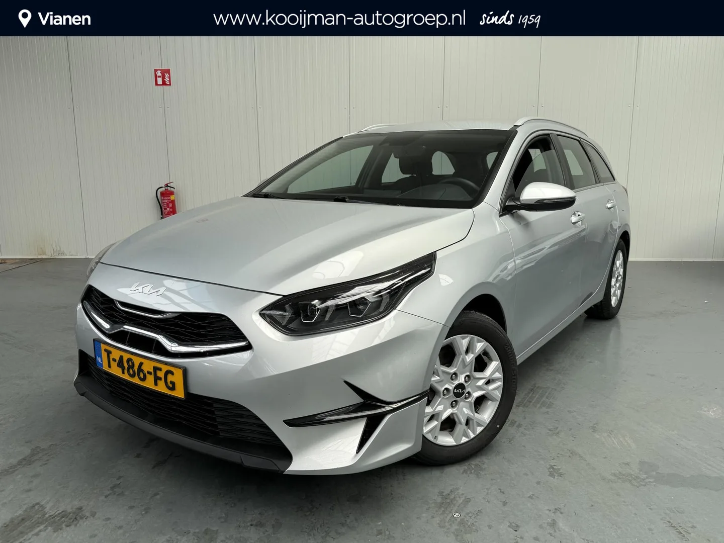 Kia Ceed Sportswagon (2023) — foto 1