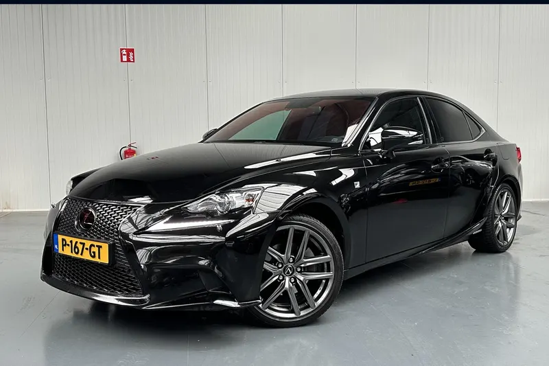 Lexus IS (2015)