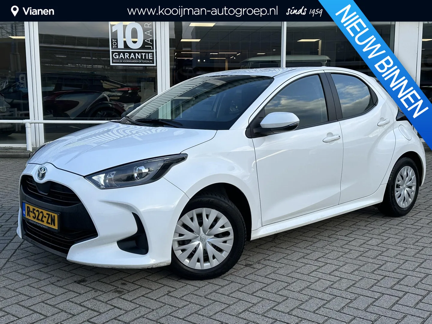 Toyota Yaris (2023) — foto 1
