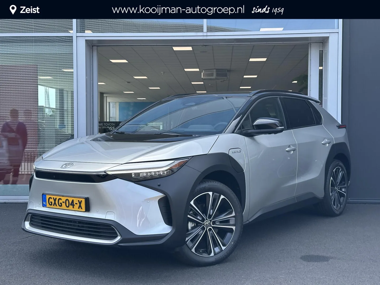 Toyota bZ4X (2024) — foto 1