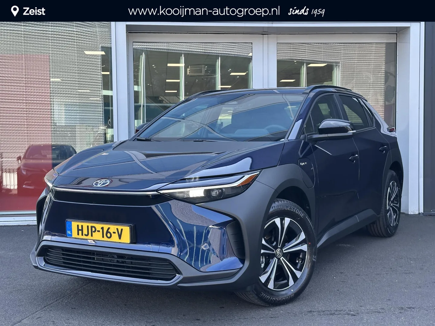 Toyota bZ4X (2025) — foto 1
