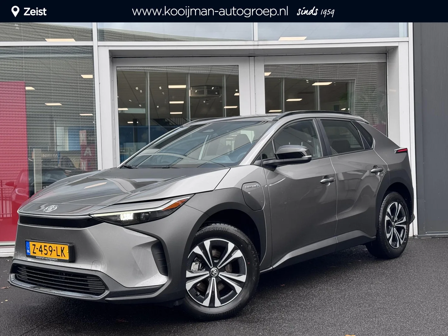 Toyota bZ4X (2024) — foto 1