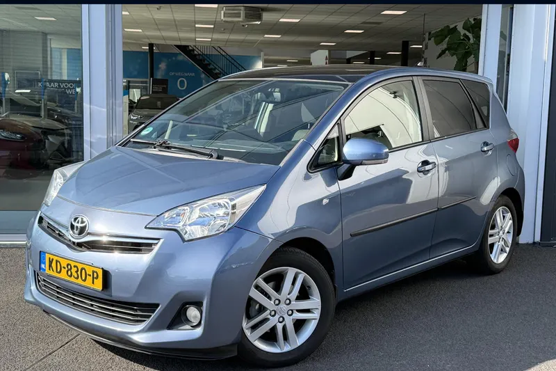 Toyota Verso-S (2014)