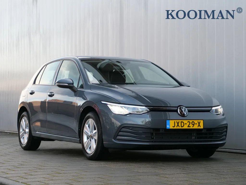 Volkswagen Golf (2024) — foto 1