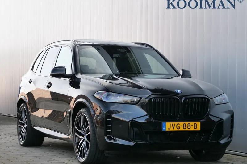 BMW X5 (2023)
