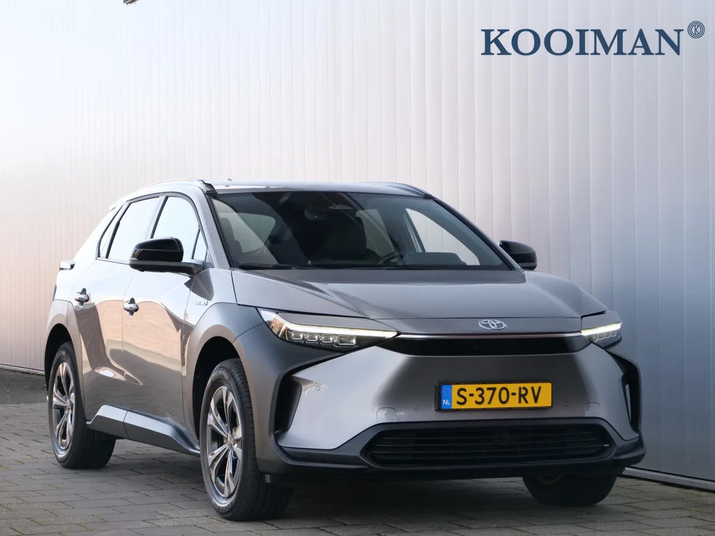 Toyota bZ4X (2023) — foto 1