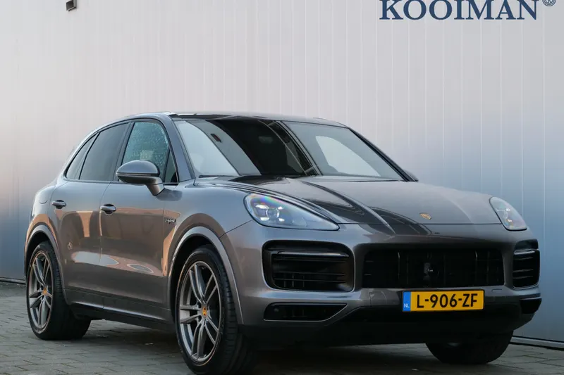 Porsche Cayenne (2021)