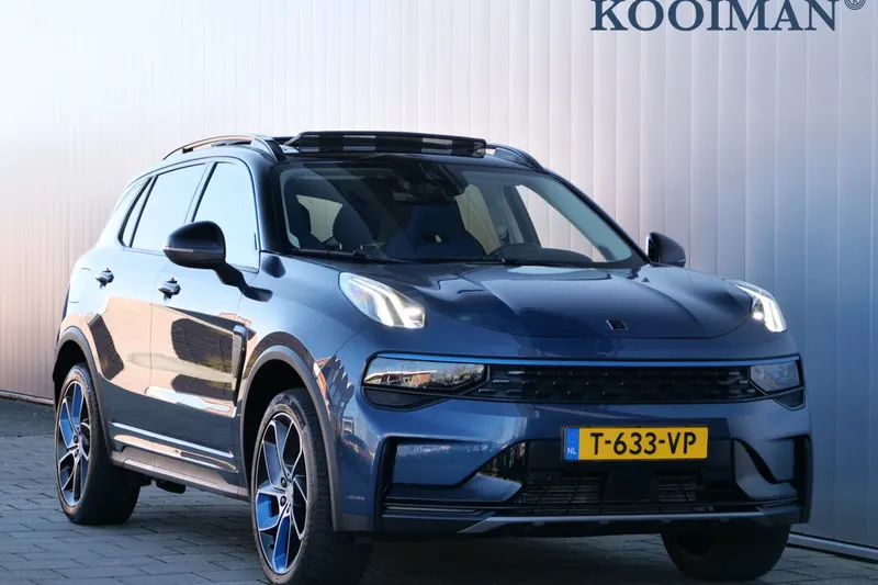 Lynk & Co 01 (2022)