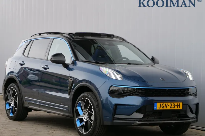 Lynk & Co 01 (2023)