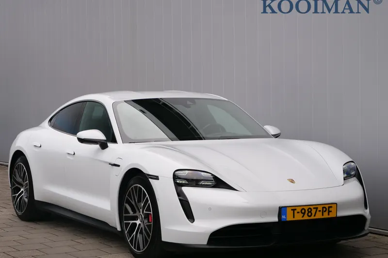 Porsche Taycan (2020)