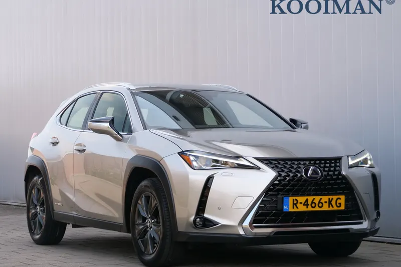 Lexus UX (2020)